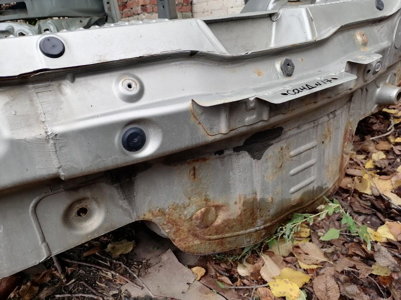 Sandero №17 панель задняя ниша под запаску деф