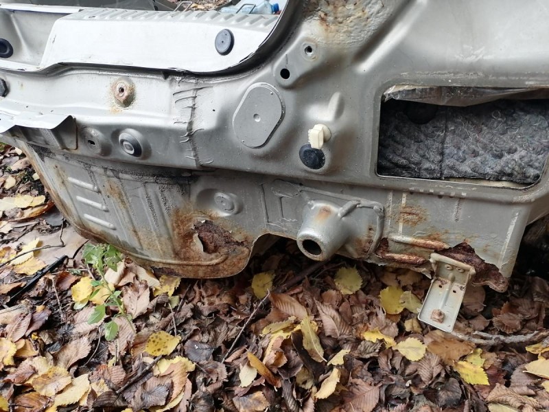 Sandero №17 панель задняя ниша под запаску деф