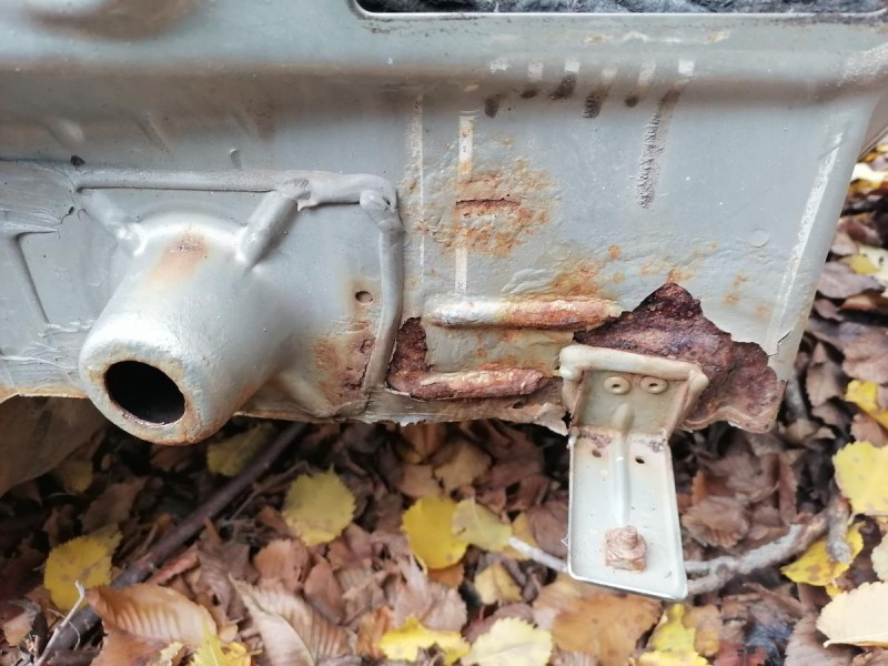 Sandero №17 панель задняя ниша под запаску деф