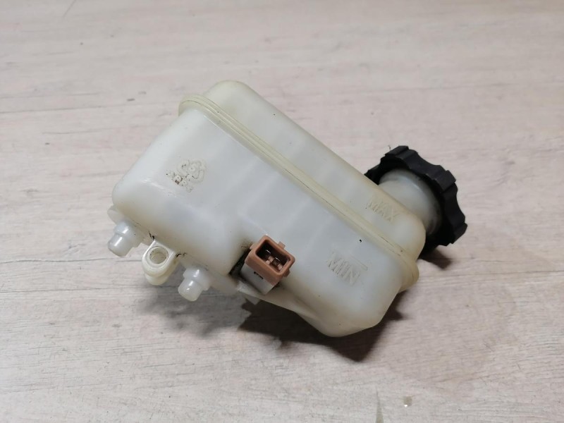 Actyon №2 бачок тормозного цилиндра