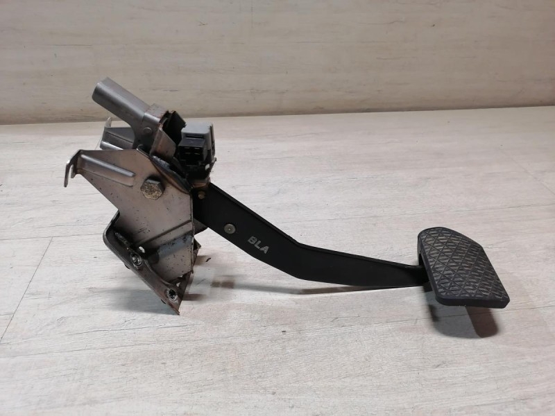 Actyon №2 педаль тормоза акпп