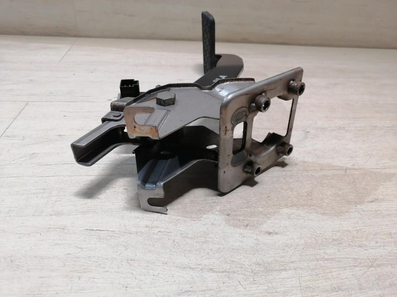 Actyon №2 педаль тормоза акпп