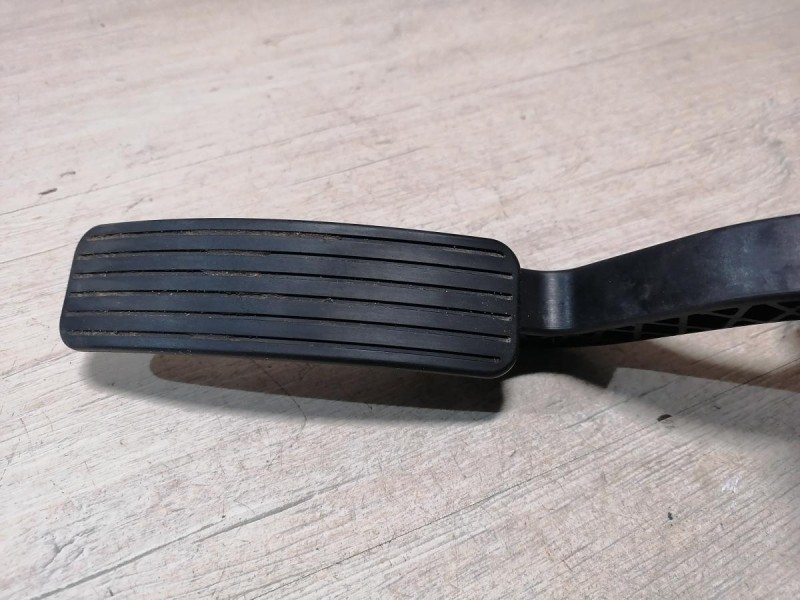 Actyon №2 педаль газа