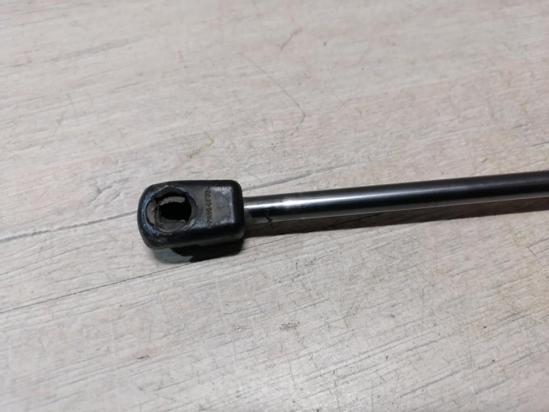 Actyon №2 амортизатор крышки багажника