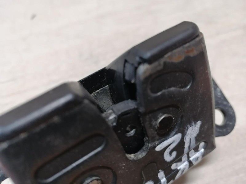 Actyon №2 замок багажника