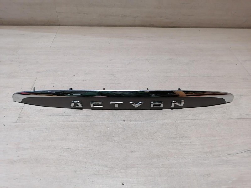 Actyon №2 молдинг крышки багажника деф
