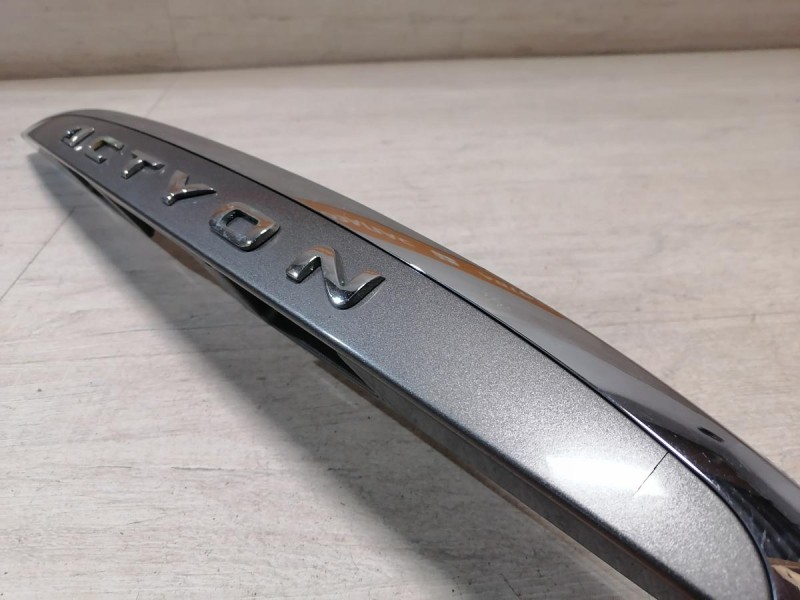 Actyon №2 молдинг крышки багажника деф