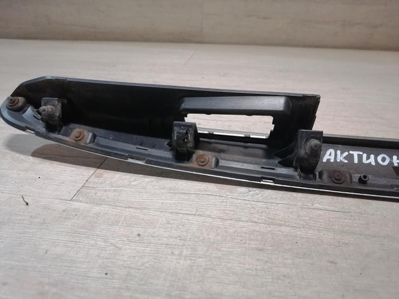 Actyon №2 молдинг крышки багажника деф