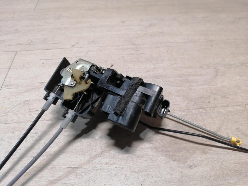 Actyon №2 замок двери передний левый