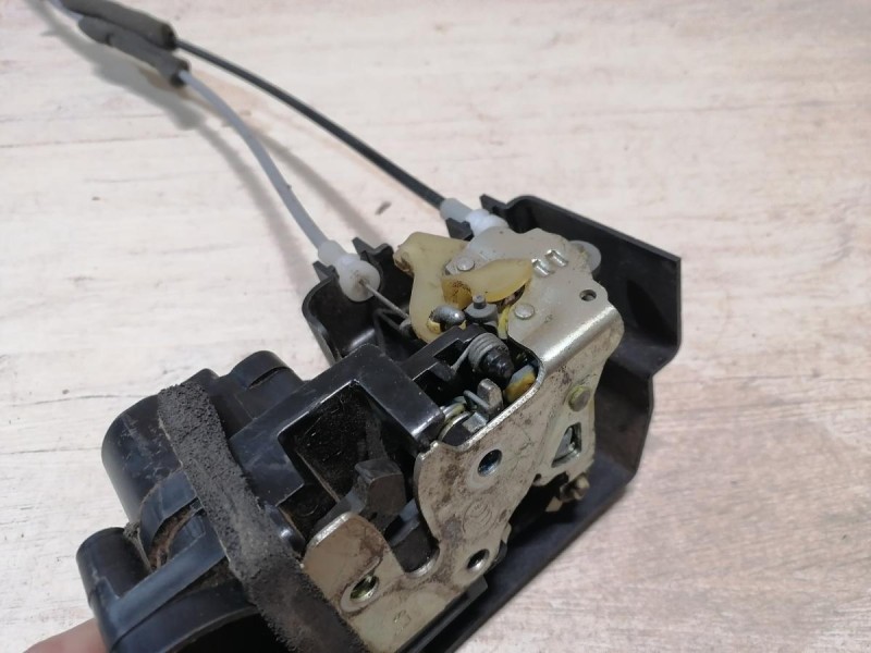 Actyon №2 замок двери передний левый