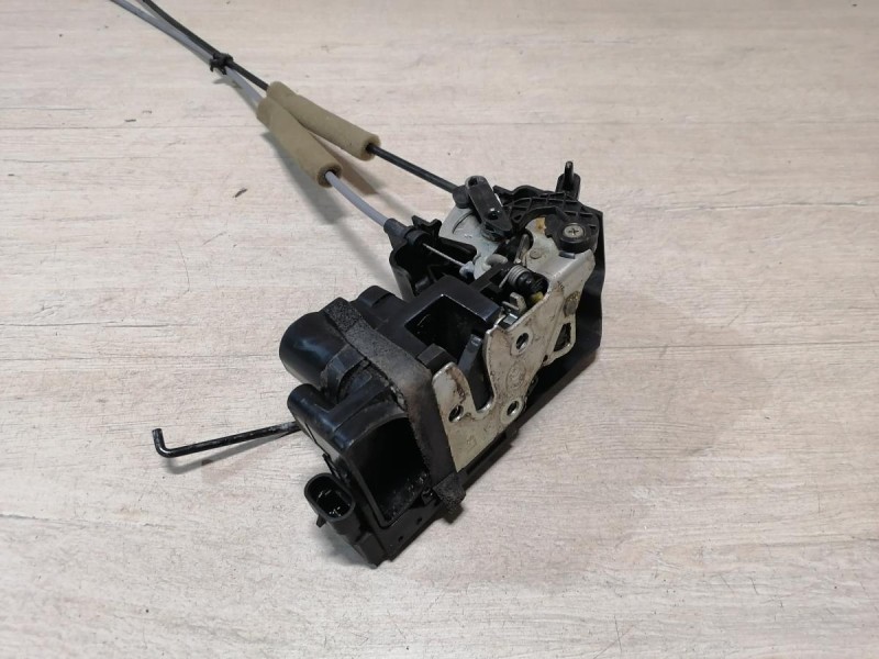 Actyon №2 замок двери задний левый