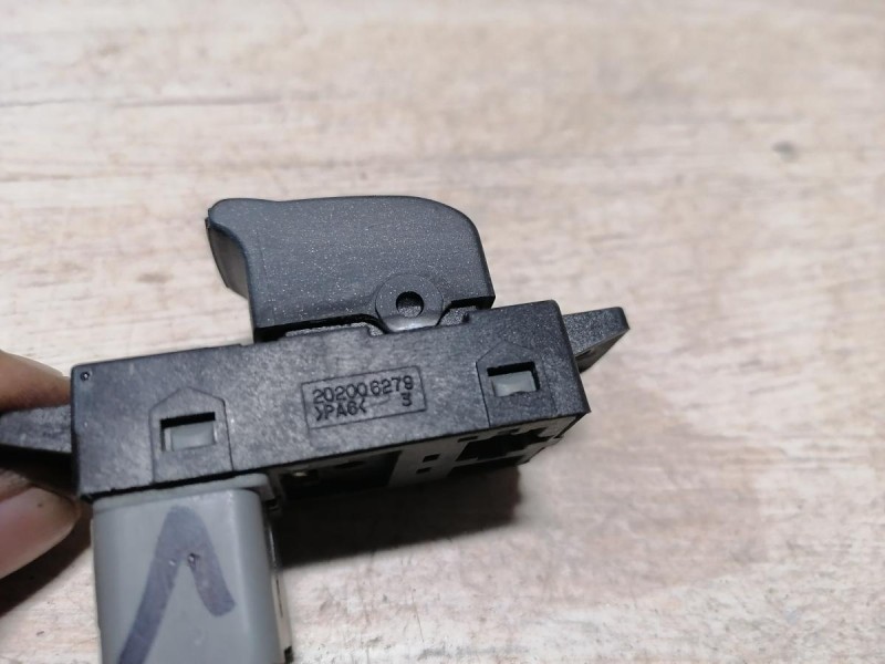 Actyon №2 кнопка стеклоподъемника