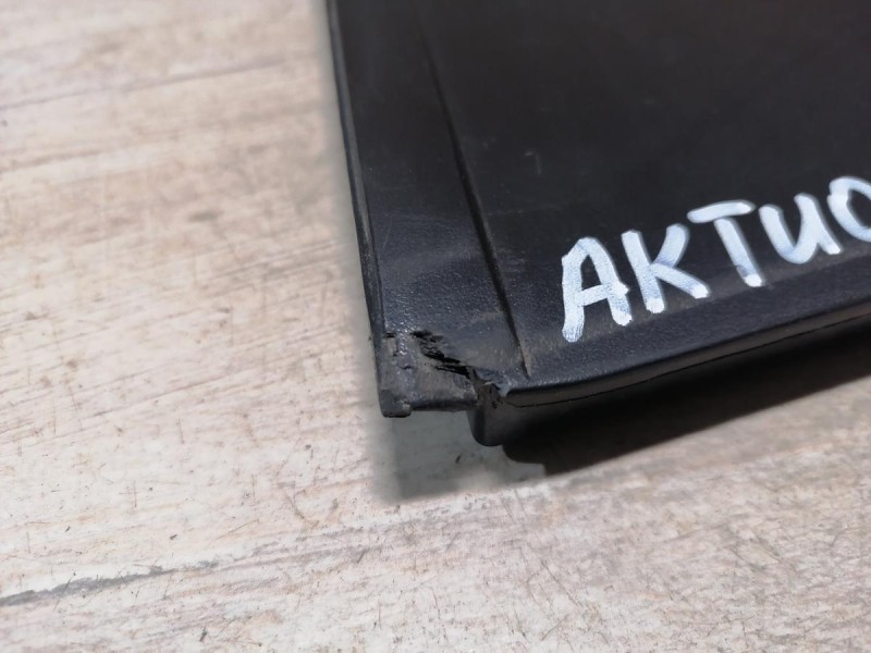 Actyon №2 накладка задней левой двери наружная уголок деф