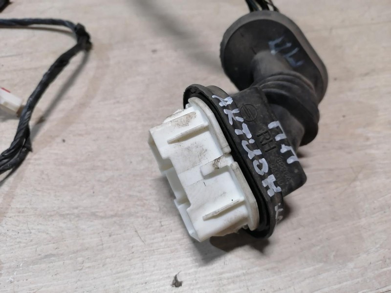 Actyon №2 проводка двери передняя правая