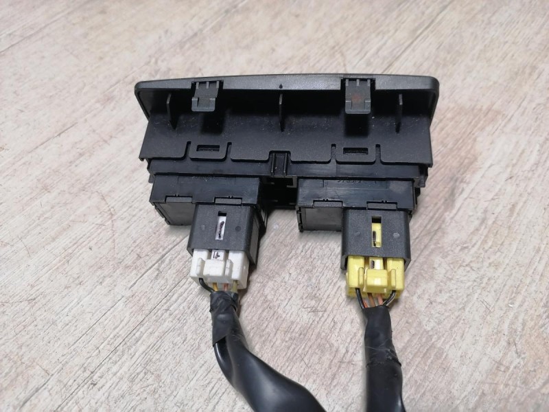 Actyon №2 кнопка подогрева сидений двойная с проводкой