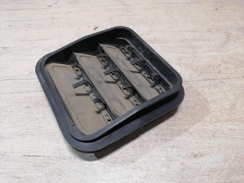 Actyon №2 решетка вентиляции багажника клапан