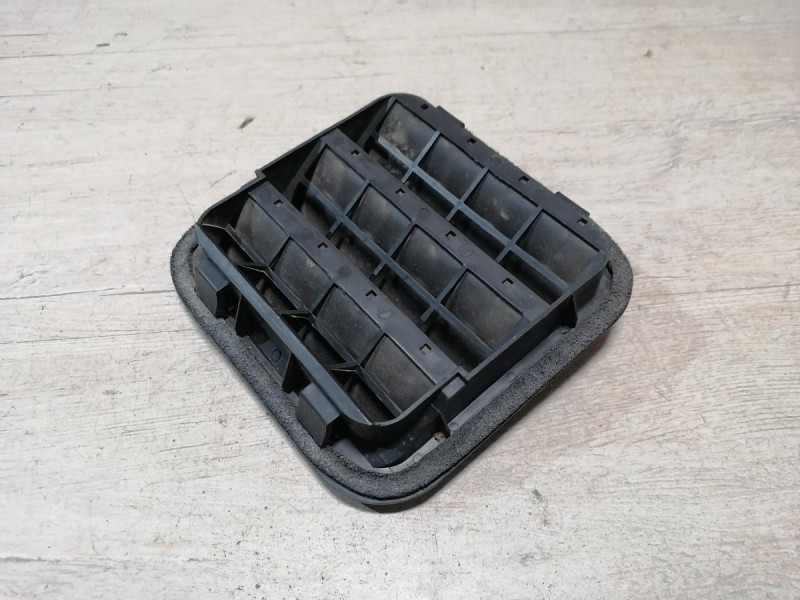 Actyon №2 решетка вентиляции багажника клапан