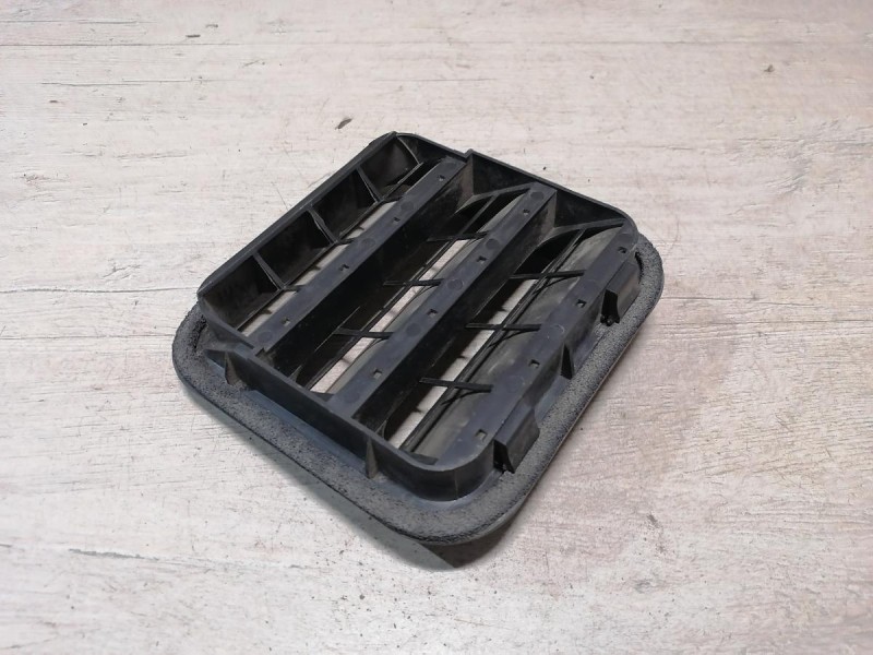 Actyon №2 решетка вентиляции багажника клапан