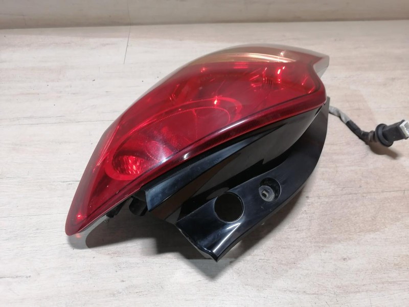 Actyon №2 фонарь правый