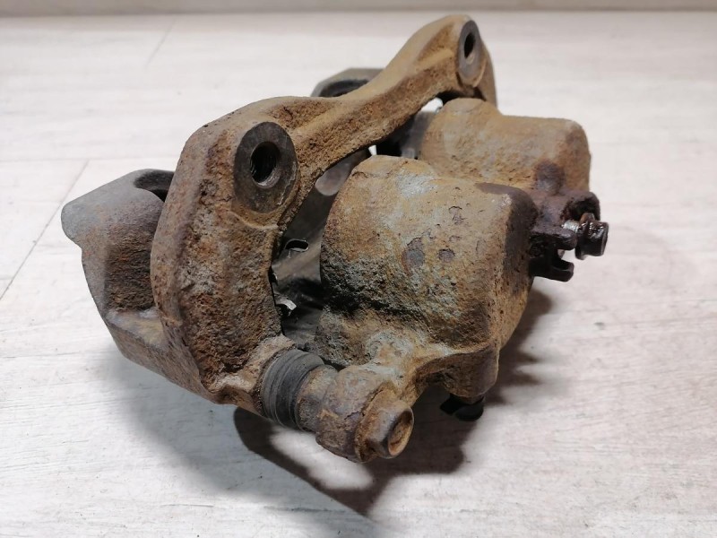 Actyon №2 суппорт передний правый