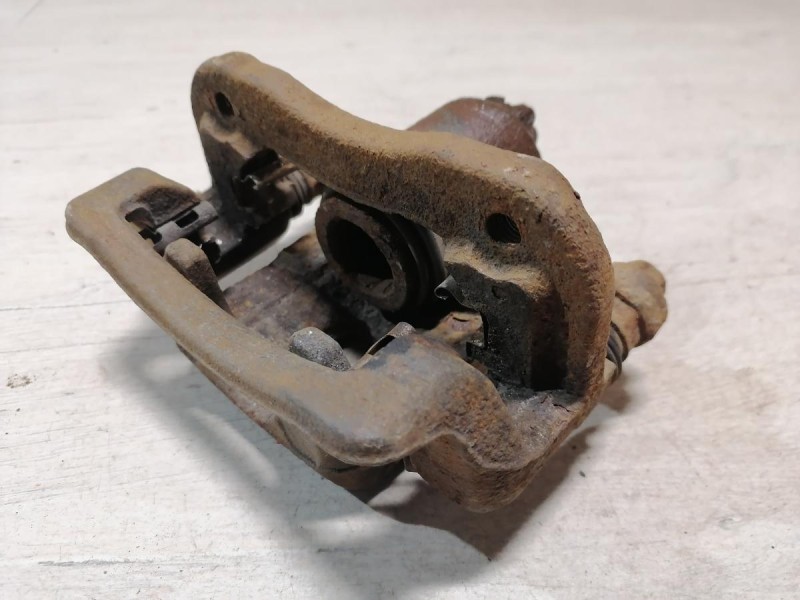 Actyon №2 суппорт задний левый