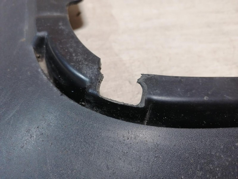 Actyon №2 брызговик задний правый деф