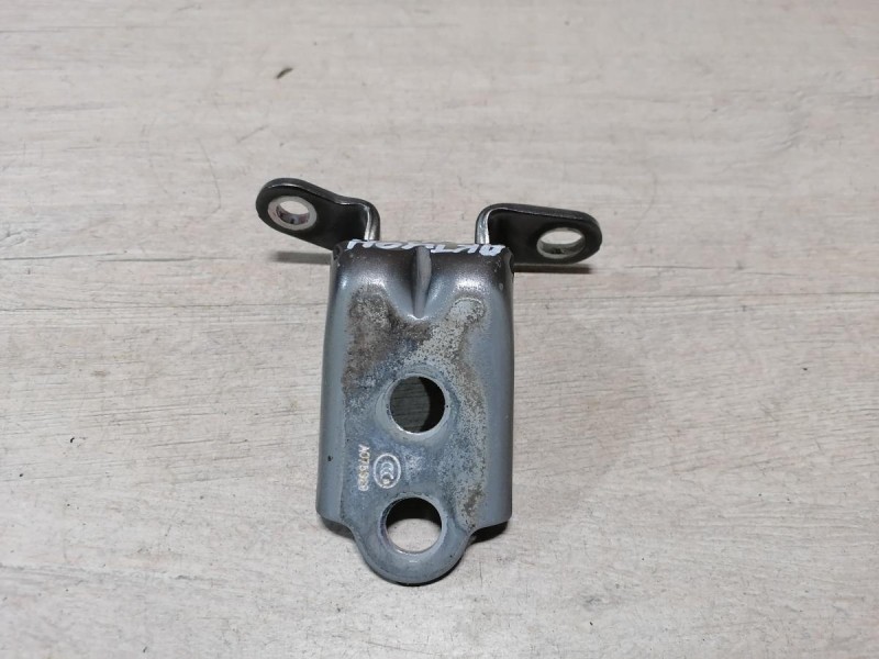 Actyon №2 петля двери передняя правая верхняя