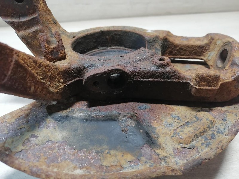 Actyon №2 кулак передний левый