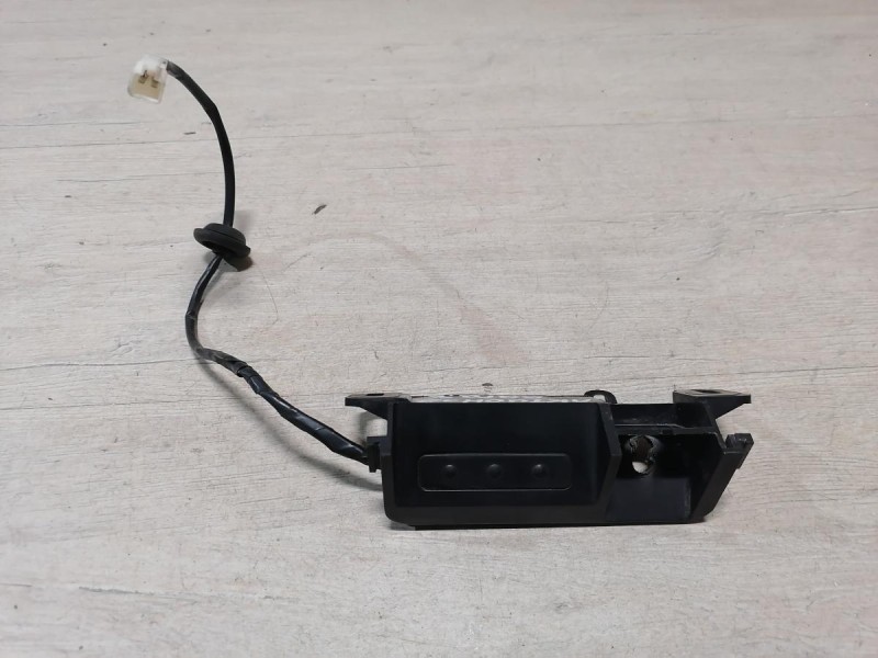 Actyon №2 кнопка багажника