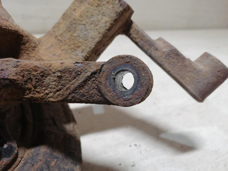 Actyon №2 кулак задний левый