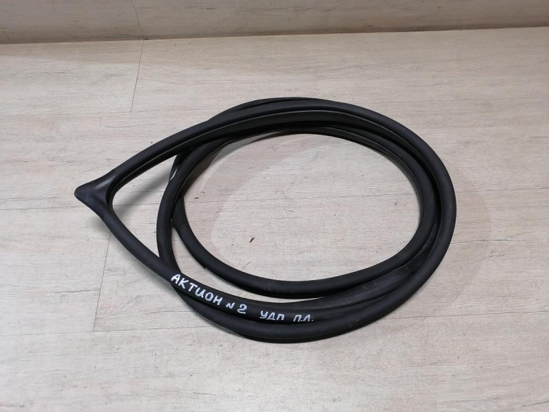 Actyon №2 уплотнитель дверного проема передний левый деф