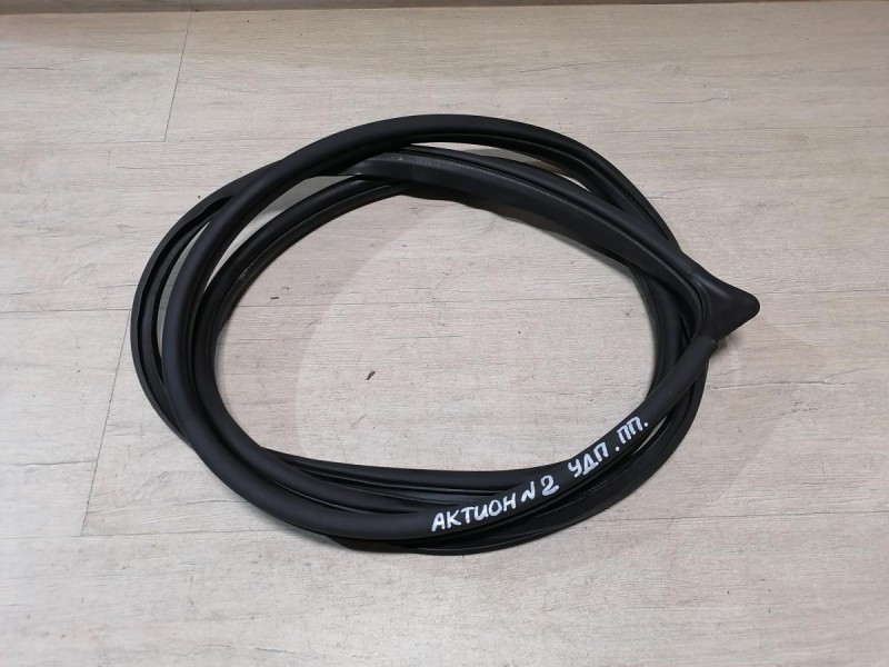 Actyon №2 уплотнитель дверного проема передний правый