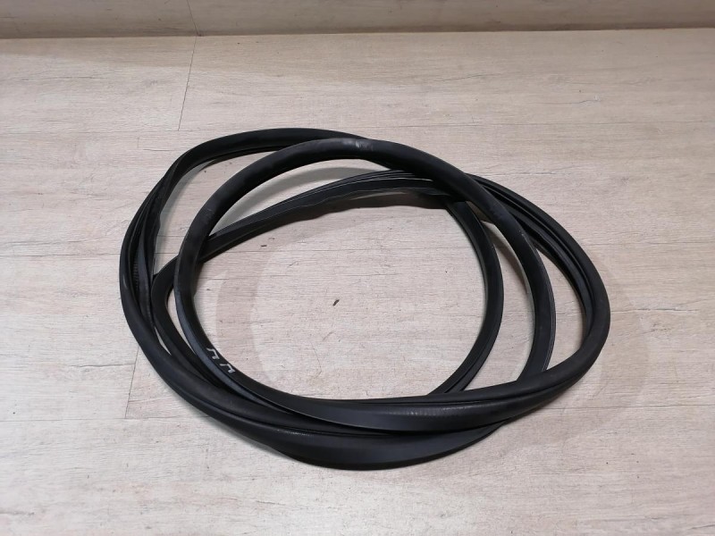 Actyon №2 уплотнитель дверного проема передний правый