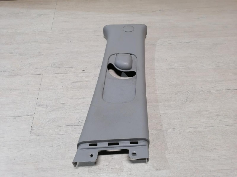 Actyon №2 обшивка средней стойки верхняя правая