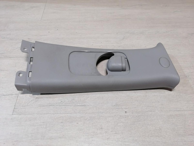 Actyon №2 обшивка средней стойки верхняя правая