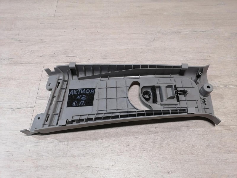 Actyon №2 обшивка средней стойки верхняя правая