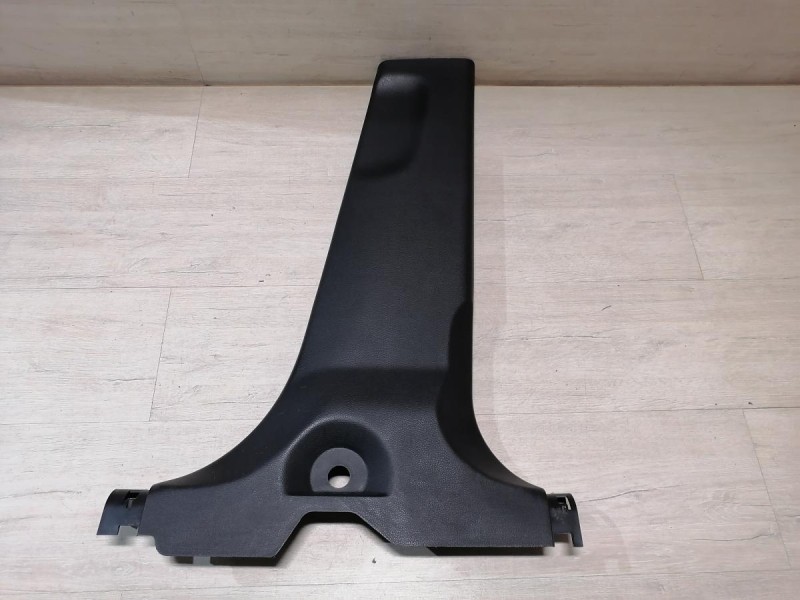 Actyon №2 обшивка средней стойки нижняя правая