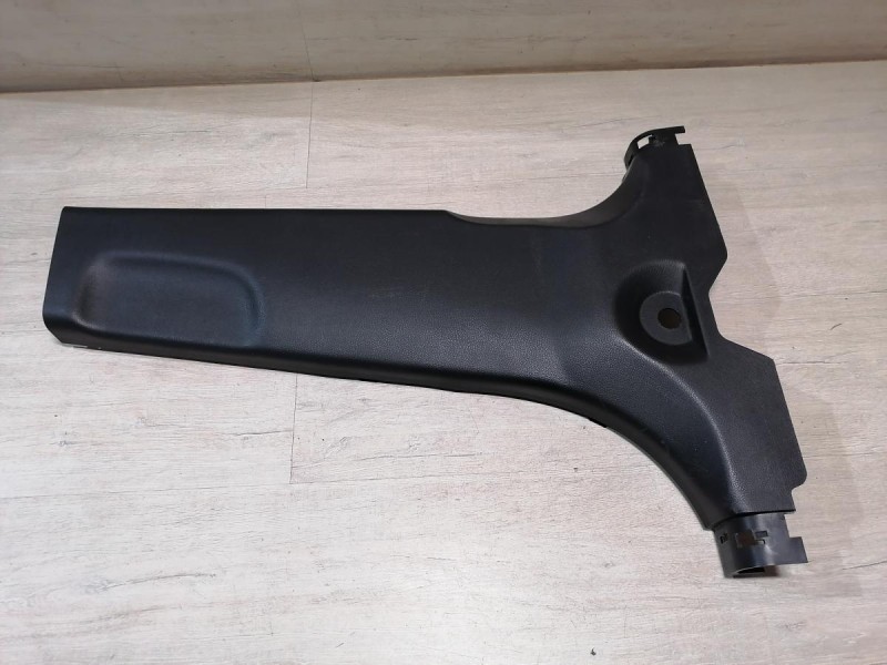 Actyon №2 обшивка средней стойки нижняя правая