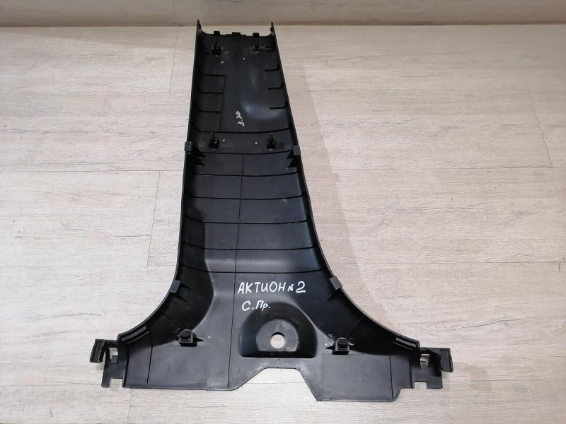 Actyon №2 обшивка средней стойки нижняя правая