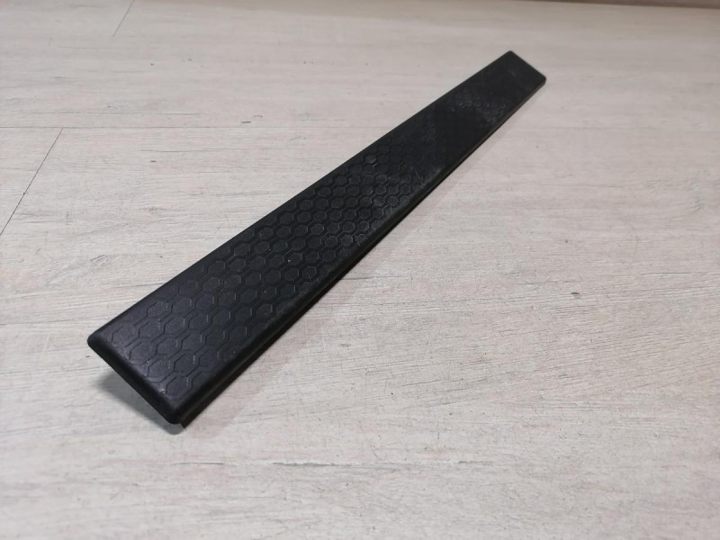 Actyon №2 накладка порога внутренняя передняя