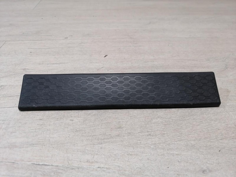 Actyon №2 накладка порога внутренняя задняя правая