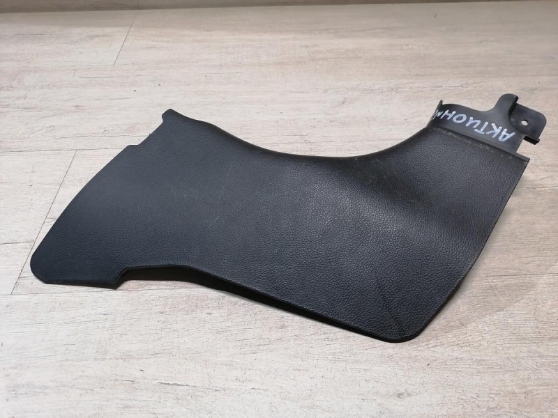 Actyon №2 обшивка передней стойки нижняя правая