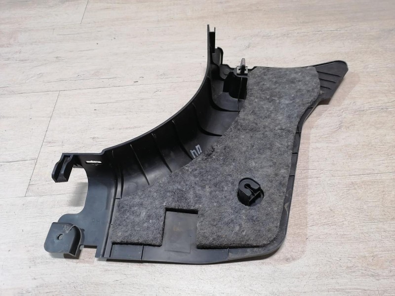 Actyon №2 обшивка передней стойки нижняя правая