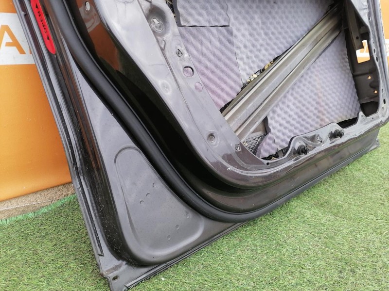 Passat B7 дверь передняя левая