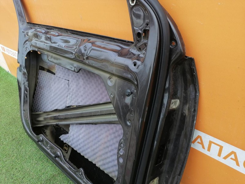 Passat B7 дверь передняя левая