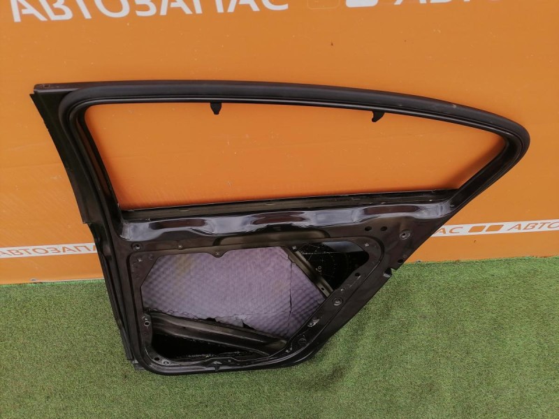 Passat B7 дверь задняя правая