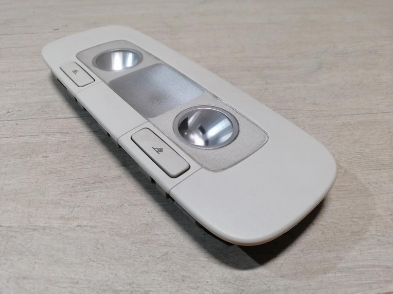 Passat B7 плафон салона центральный