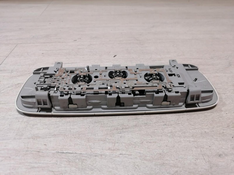 Passat B7 плафон салона центральный