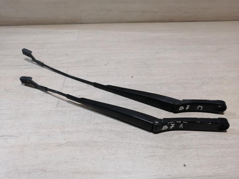 Passat B7 поводок дворника левый правый к-кт