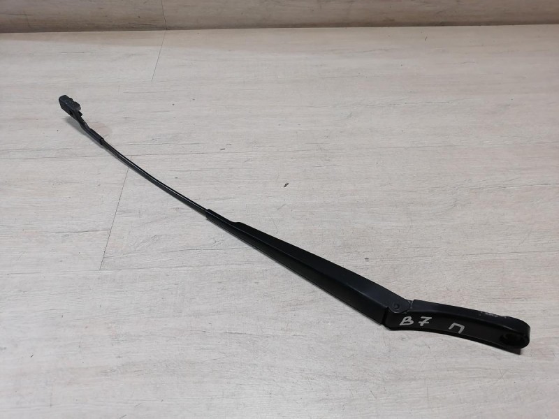 Passat B7 поводок дворника левый правый к-кт